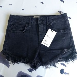NWT Forever 21 Distressed Mid-Rise Jean Shorts